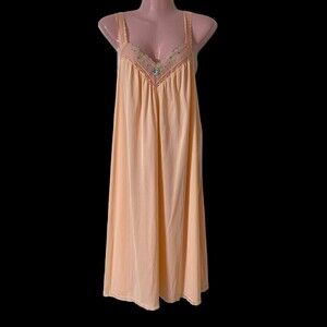 Vtg Vanity Fair Women's Nightgown Size Medium Peach Knee Length